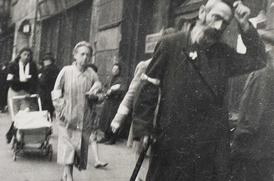 A walk in hell. Photos by Heinrich Jost from the Warsaw